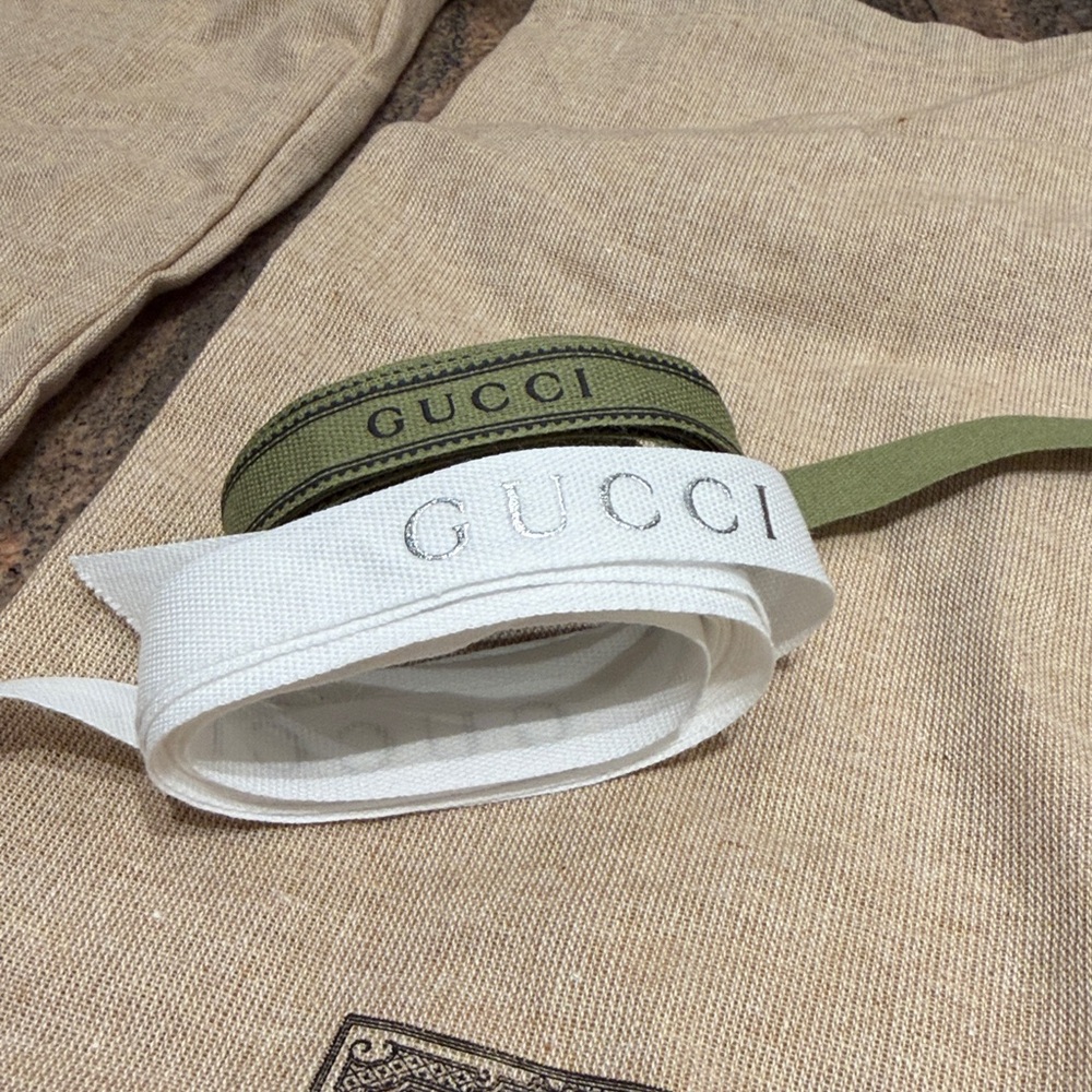 Gucci Shoe Dust Bags & Ribbons - Picture 2 of 3